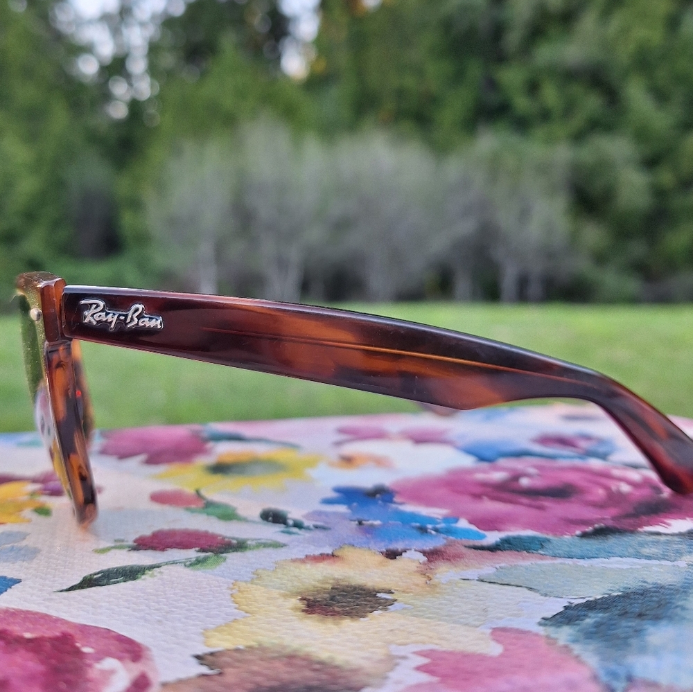 Ray-Ban Vintage 80s Tortoiseshell Sunglasses - Picture 3 of 12